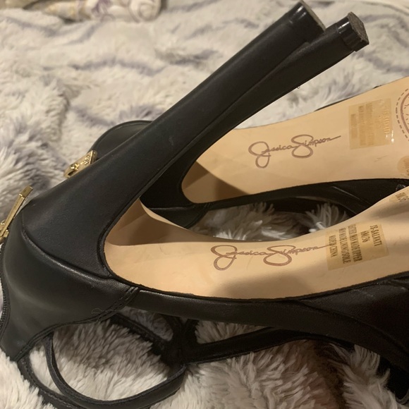 Jessica Simpson platform T Strap heels size 6 - Picture 7 of 7
